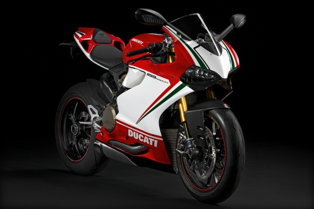 sbk-1199panigale-s_2012_studio_tricolore_b01_1920x1280-mediagallery_output_image_1920x1080