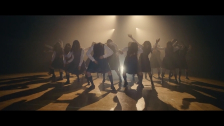 [1080p] MV Keyakizaka46 - Eccentric [suki48.web.id].mp4_000230230